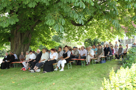 Festgottesdienst im Freien